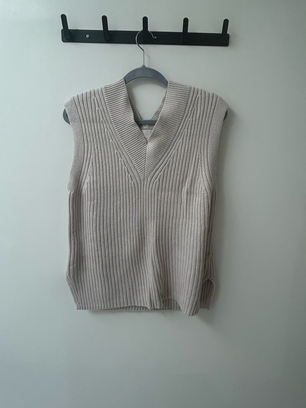 H&M Cream Ribbed oversized V-Neck Sleeveless Sweater Vest